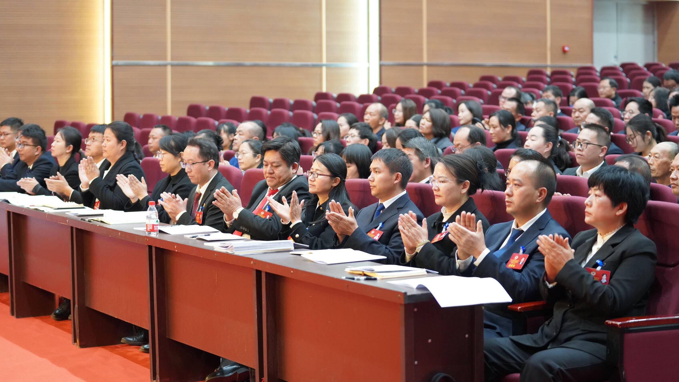 闭幕1.jpg 闭幕1.jpg