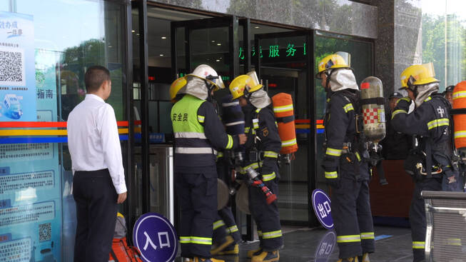 密集场所演练2.jpg 密集场所演练2.jpg